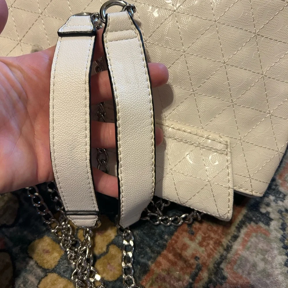 Guess Los Angeles bag with silver tone hardware - Picture 4 of 7